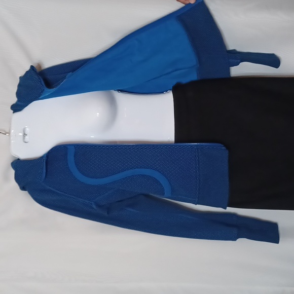 Lululemon Blue Hoodie Scuba Jacket. Size 6 - Picture 9 of 15